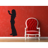 Sticker mural chanteuse